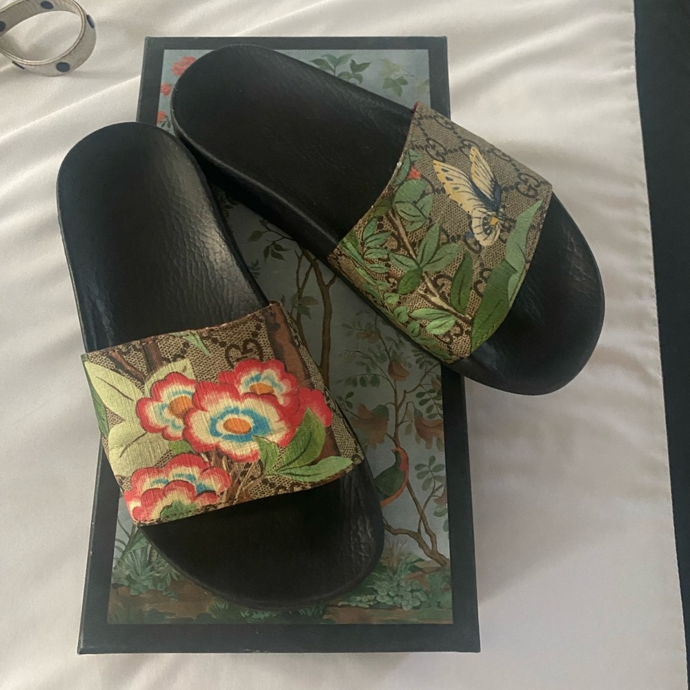 GUCCI flower slides